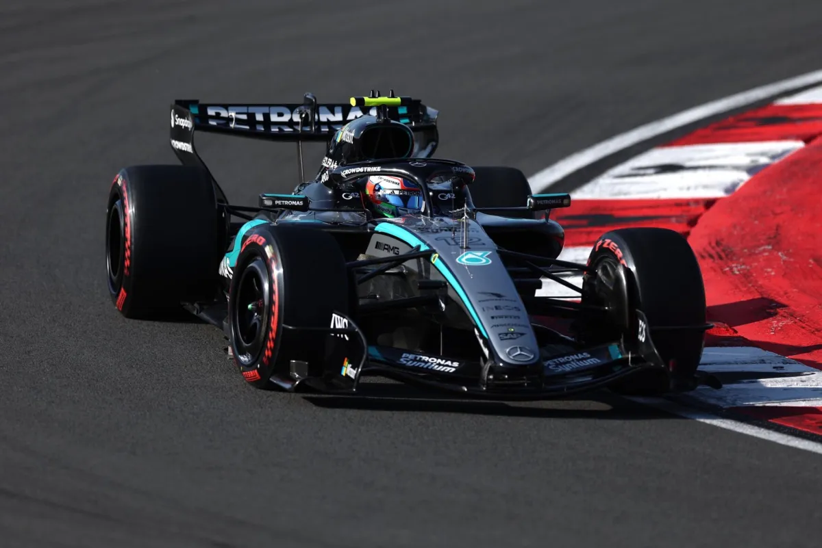 Kimi Antonelli comemorando sua primeira vitória histórica no GP da China