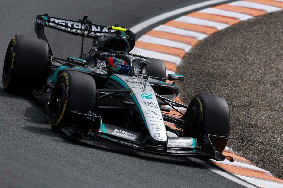 Kimi larga bem, lidera a corrida mas é superado no fim pela McLaren mais equilibrada de Lando Norris